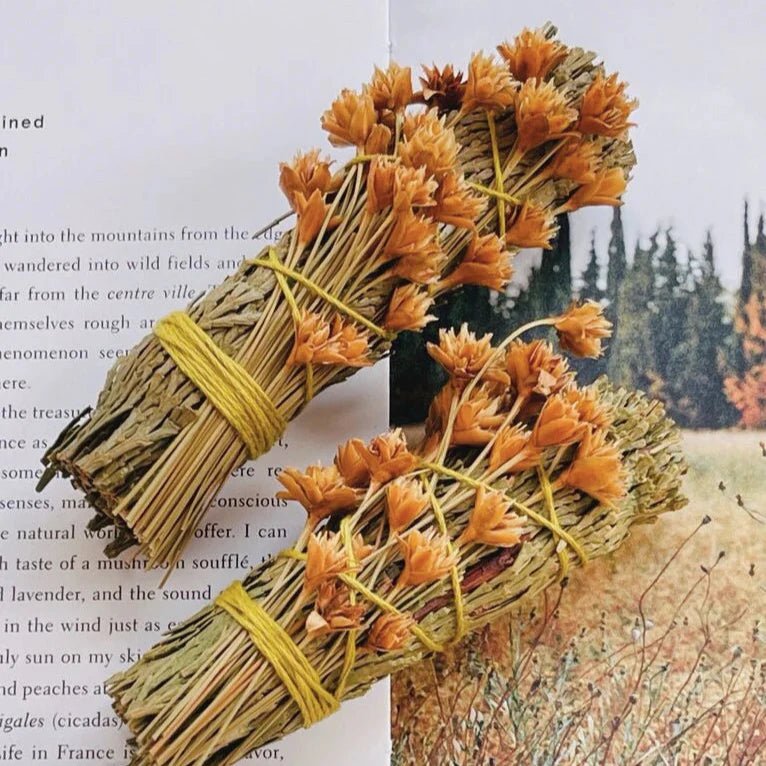 Dried flowers & cedar