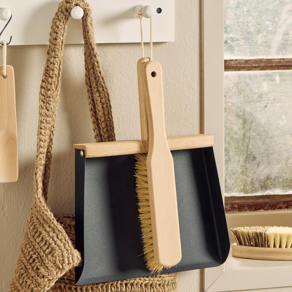 Dustpan & brush with cotton string